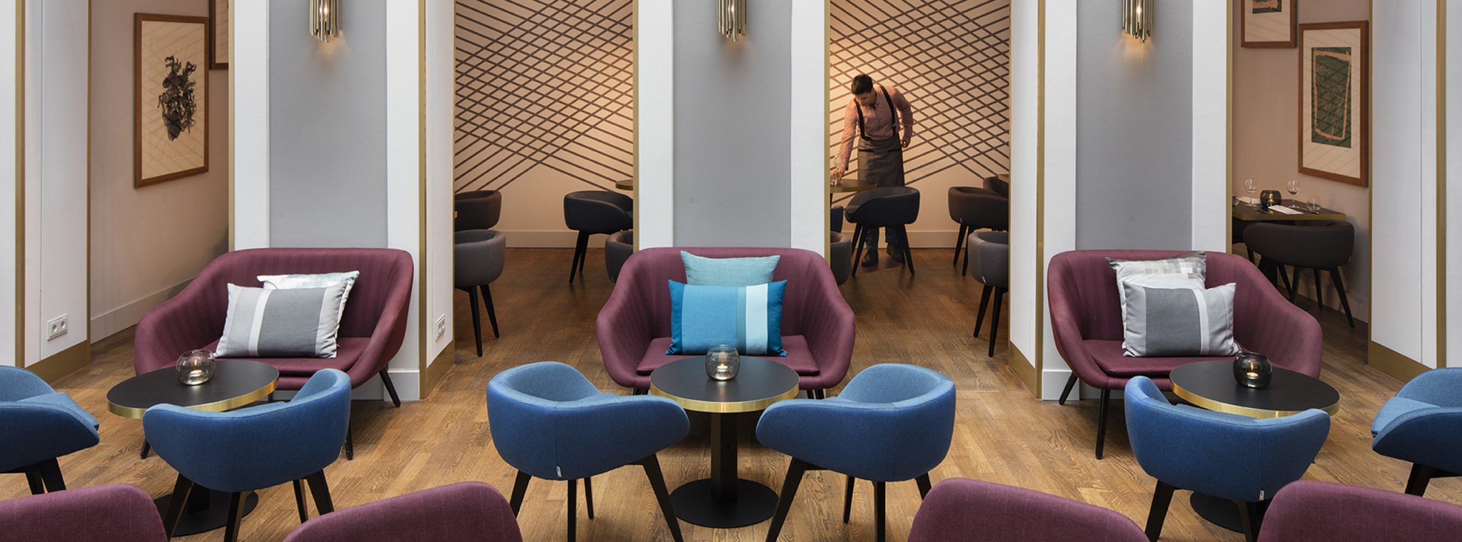 UPSIDE DOWN BAR & RESTAURANT